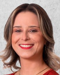 A diretora do Sintrajud Isabella Leal